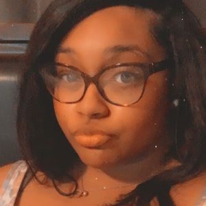 Meet your Posher, Jakia